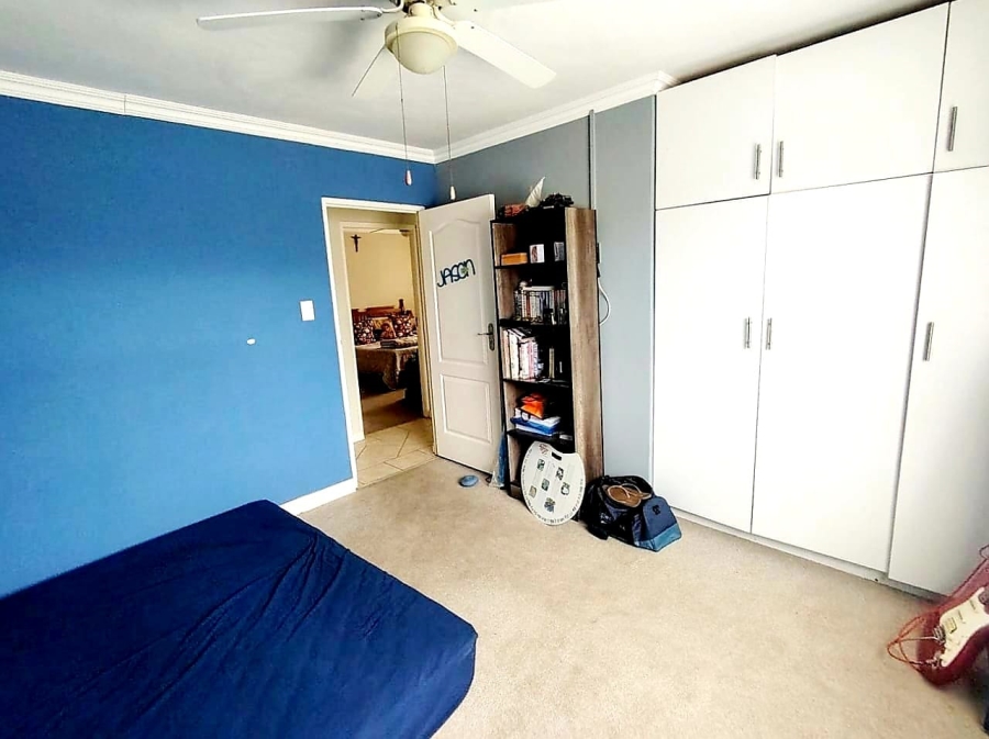 6 Bedroom Property for Sale in Kidds Beach Eastern Cape